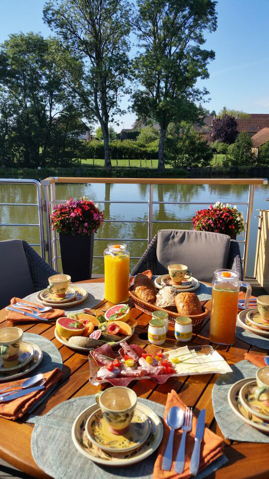 Rendez-Vous - Burgundy Canal