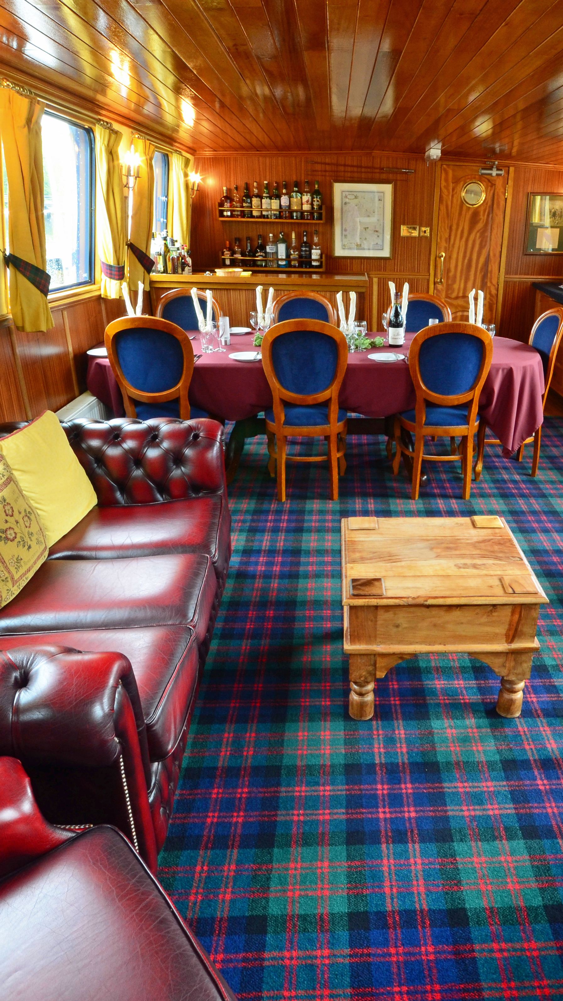 Scottish Highlander - Caledonian Canal & Loch Ness
