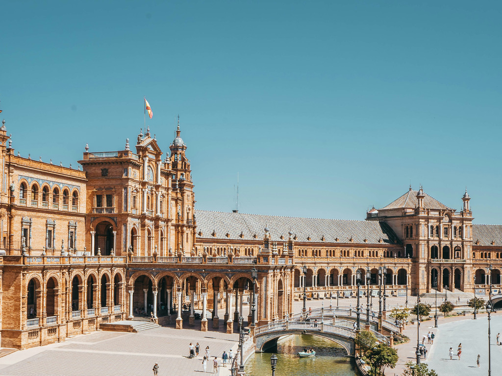 The Dynamic Cities of Southern Spain and Portugal