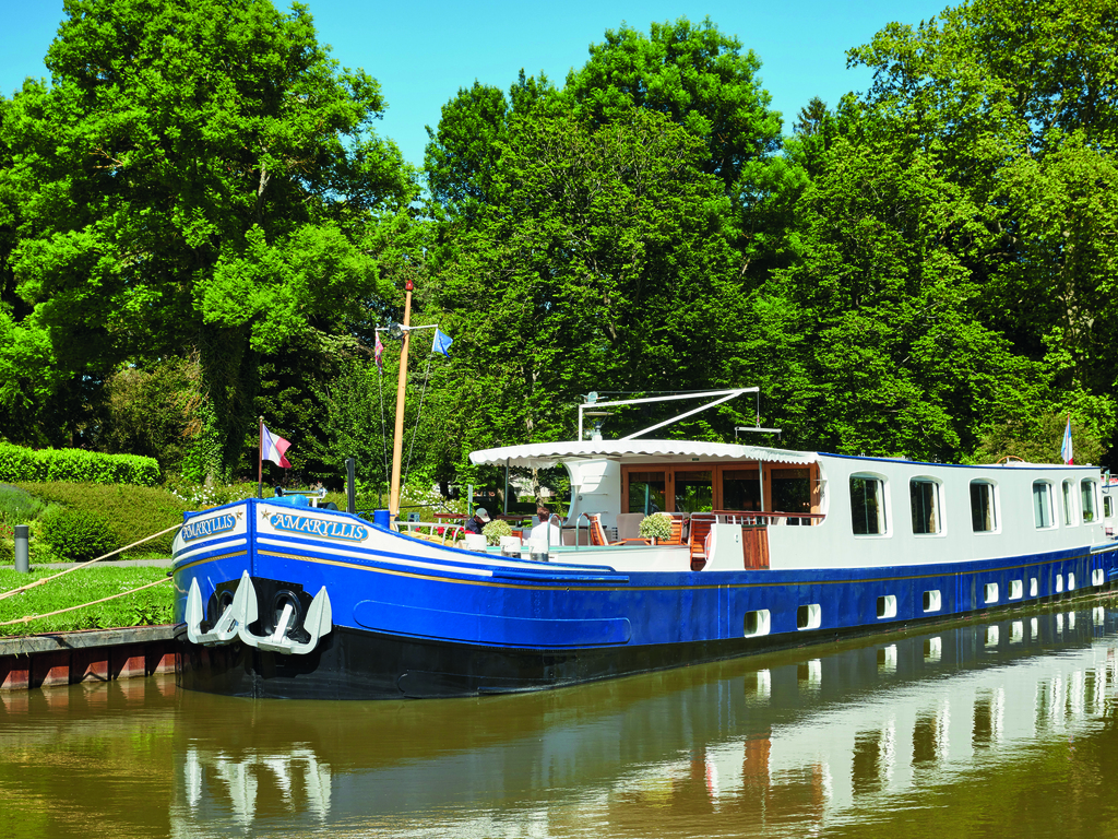 Amaryllis, A Belmond Boat – Burgundy