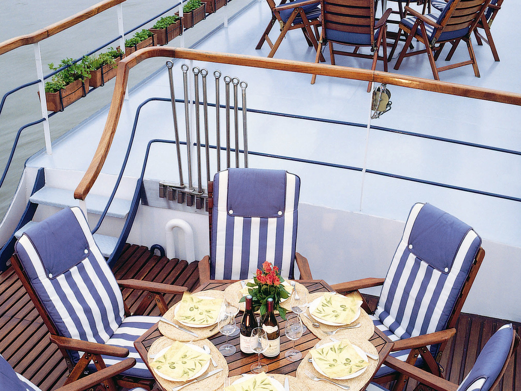 La Belle Époque - Burgundy Canal